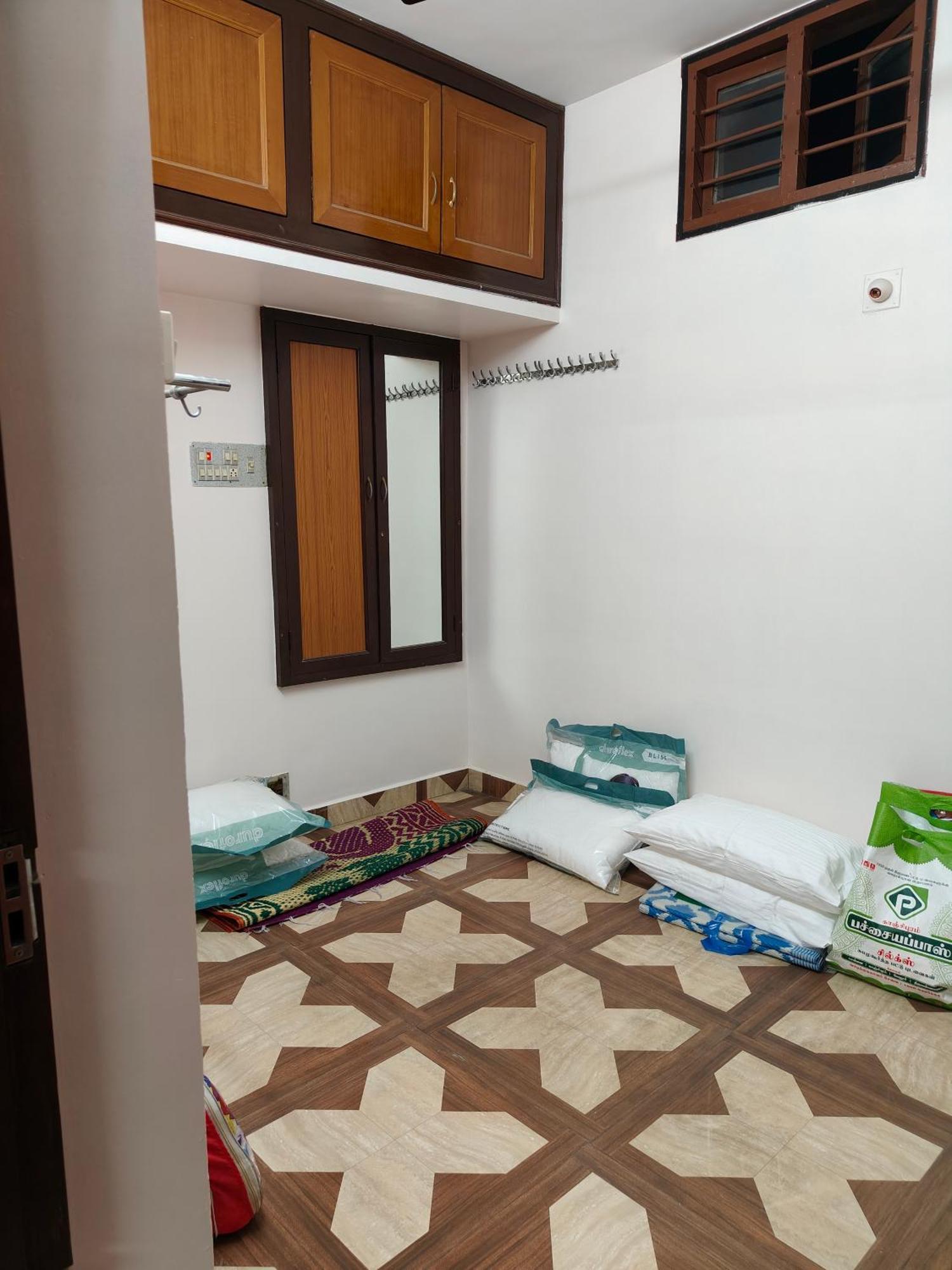 Guru Krupa Home Stay Tiruvannamalai Exterior photo